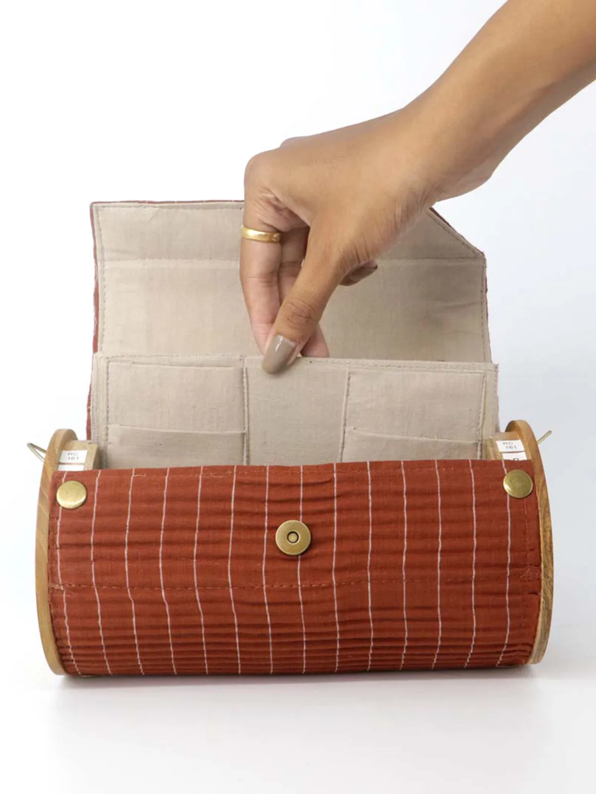 Earthen Sand Round Clutch