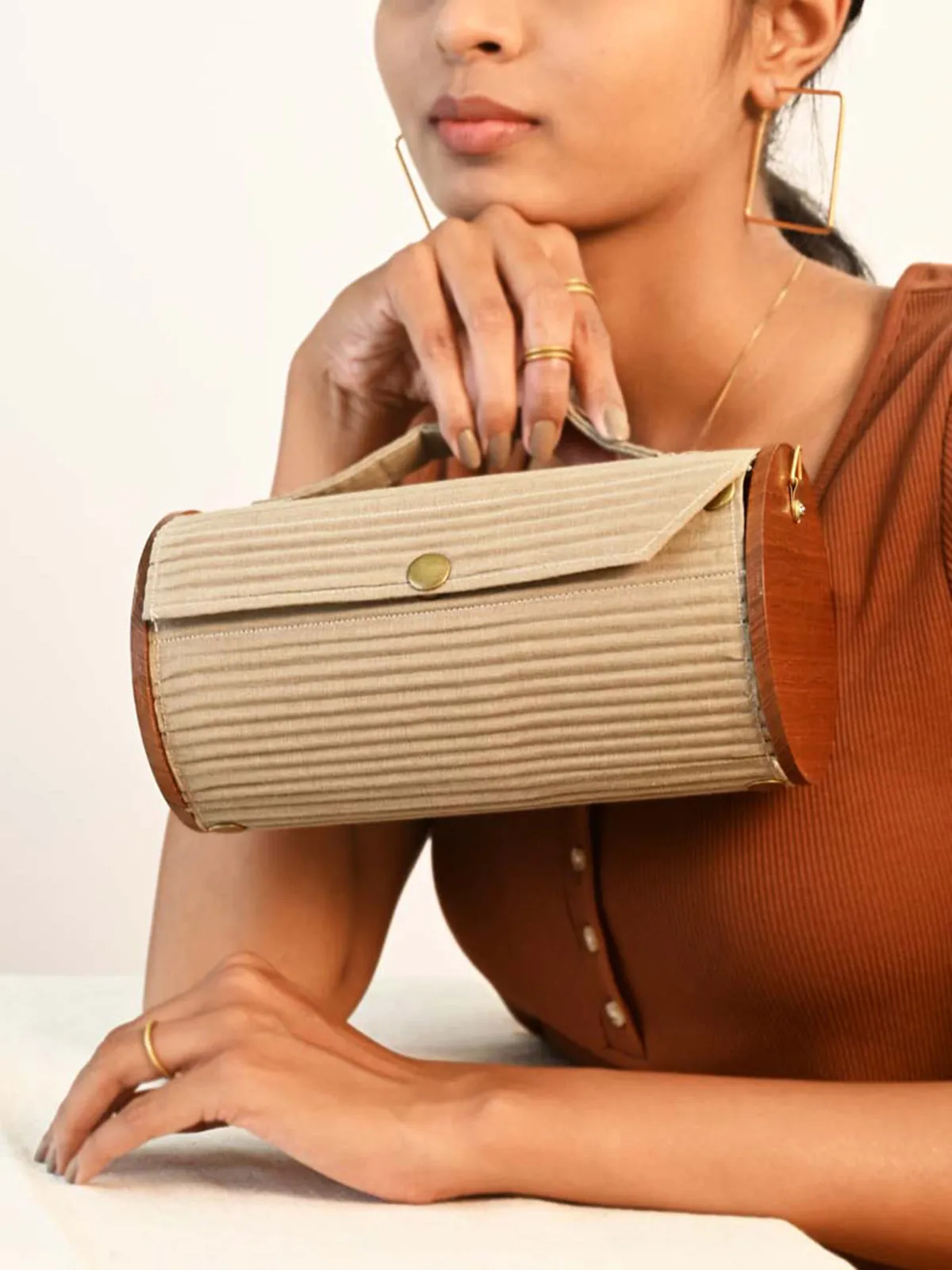 Earthen Sand Round Clutch